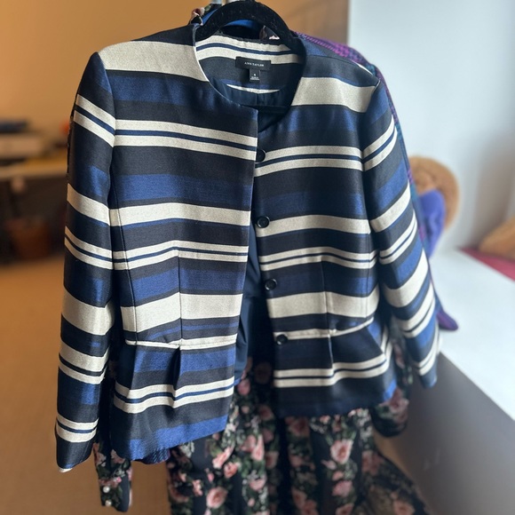 ANN TAYLOR Midnight Stripe Peplum
Suit Jacket/Blazer-SZ.4 - Picture 6 of 11